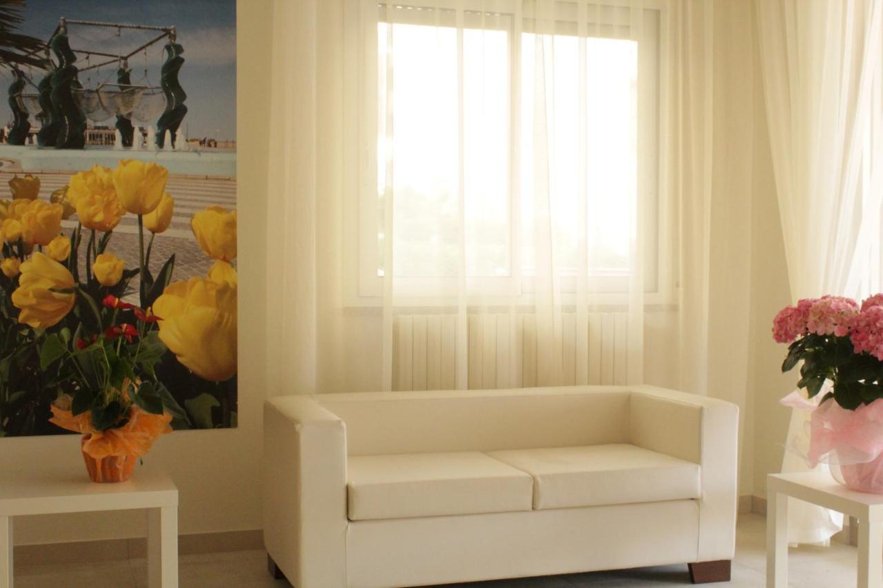 Hotel Clara Riccione Eksteriør billede