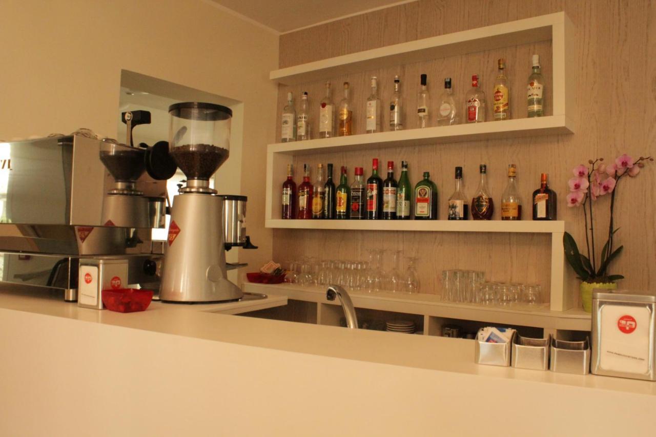 Hotel Clara Riccione Eksteriør billede