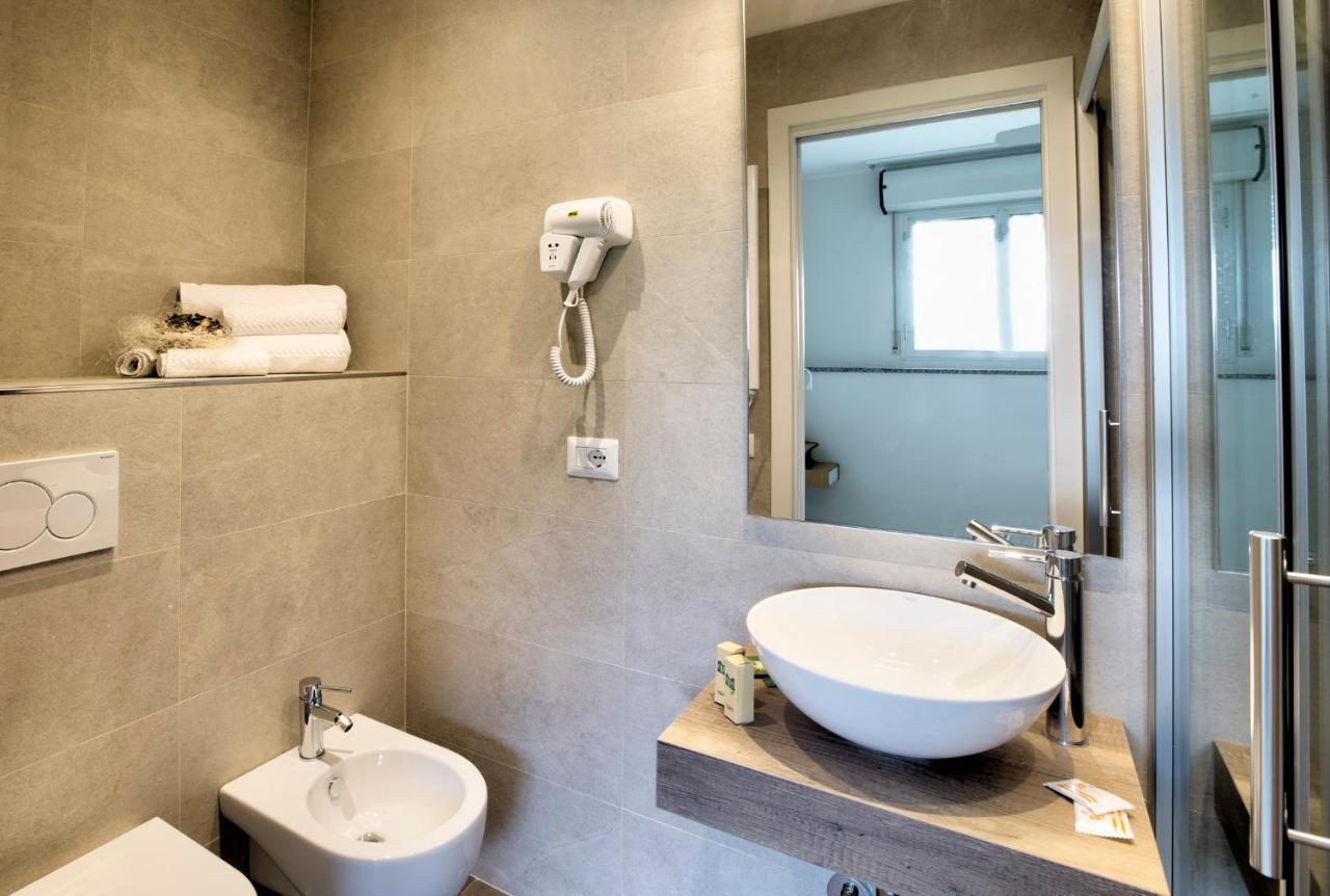 Hotel Clara Riccione Eksteriør billede